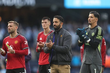 Man Utd căng thẳng: Hàng loạt cầu thủ bất mãn với HLV Amorim
