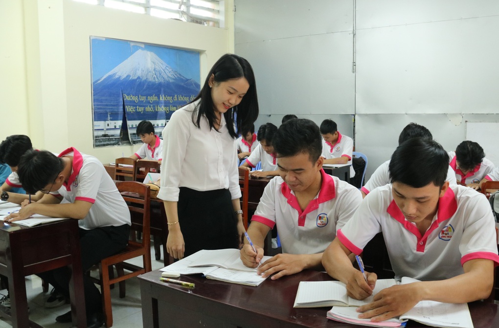 Đổi đời thành cô giáo dạy tiếng Nhật sau chuyến xuất khẩu lao động - 2 Đổi đời thành cô giáo dạy tiếng Nhật sau chuyến xuất khẩu lao động - 2