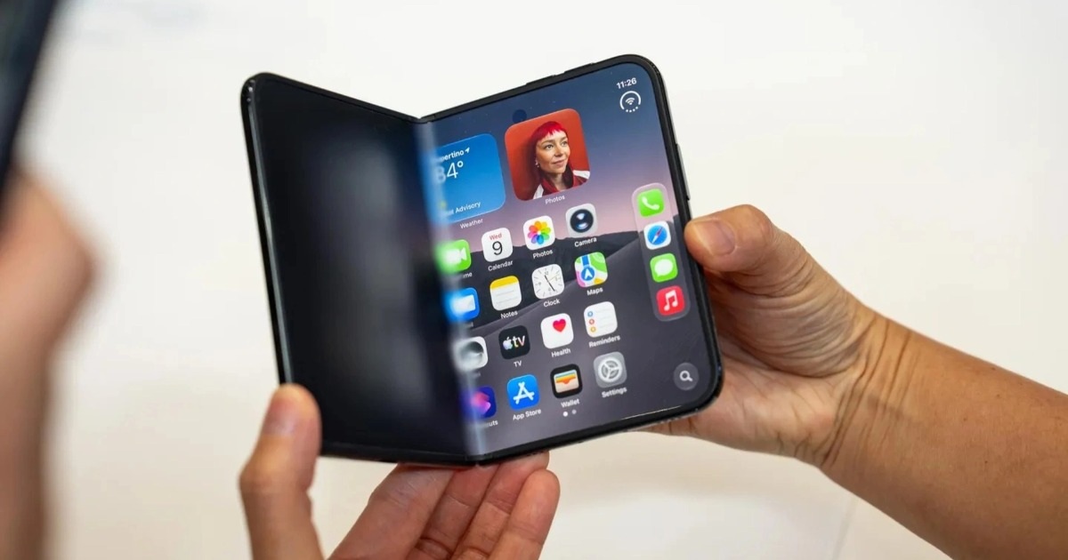 Người chờ mua iPhone Duo nhận tin không vui