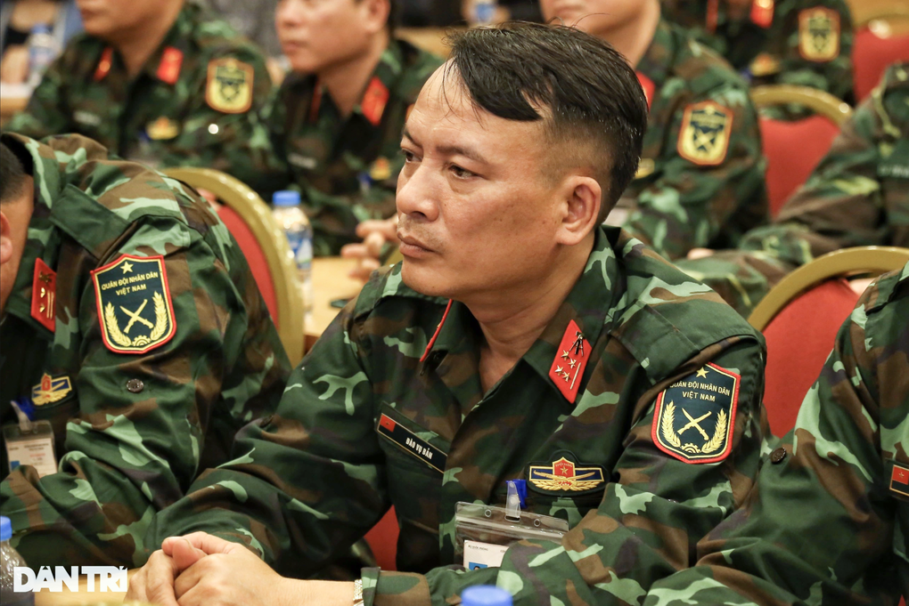 Bộ Quốc phòng bàn giao 40 đăng kiểm viên cho Cục Đăng kiểm Việt Nam - 3 Bộ Quốc phòng bàn giao 40 đăng kiểm viên cho Cục Đăng kiểm Việt Nam - 3