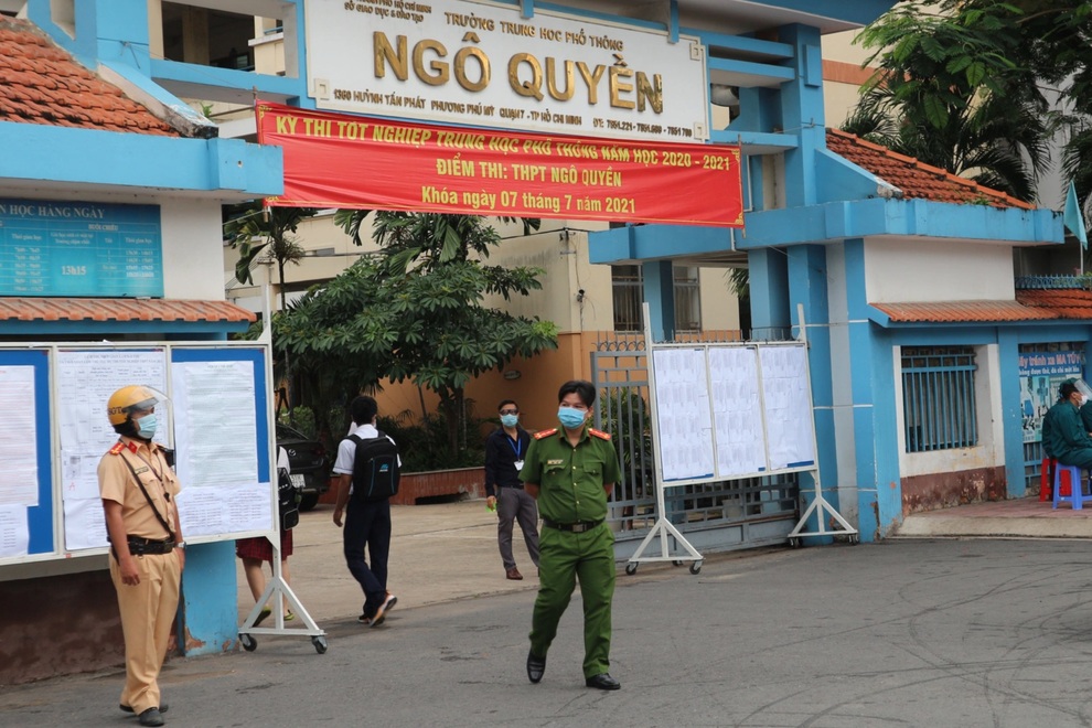 Thí sinh TPHCM: Ngồi làm bài mà em rửa tay suốt - 5 Thí sinh TPHCM: Ngồi làm bài mà em rửa tay suốt - 5