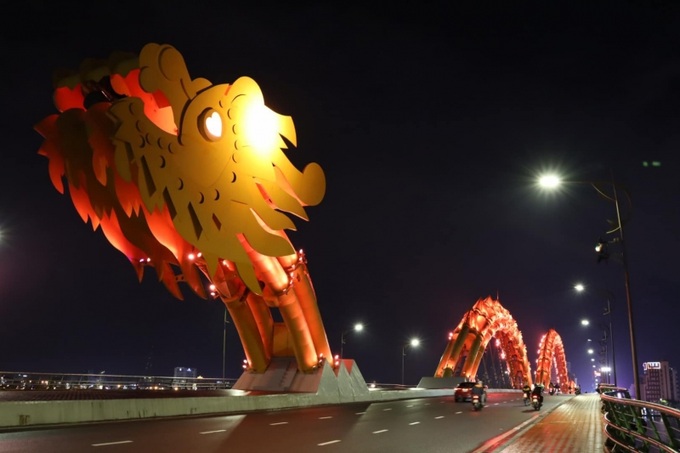 Cầu Rồng tại Đà Nẵng.
