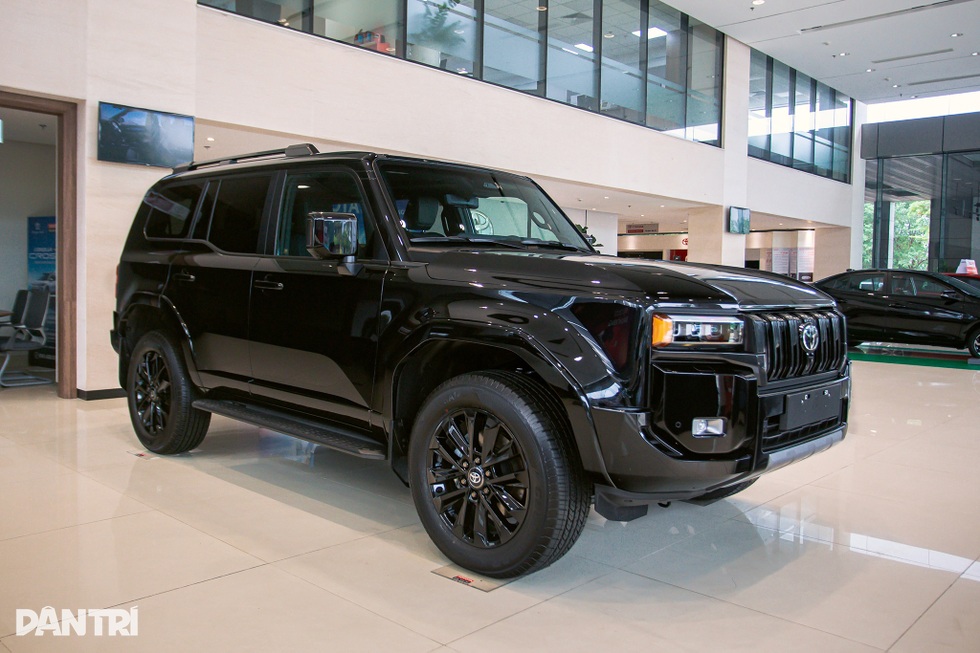 Thay đổi hoàn toàn, Land Cruiser Prado 2024 có gì để chinh phục khách Việt? - 2