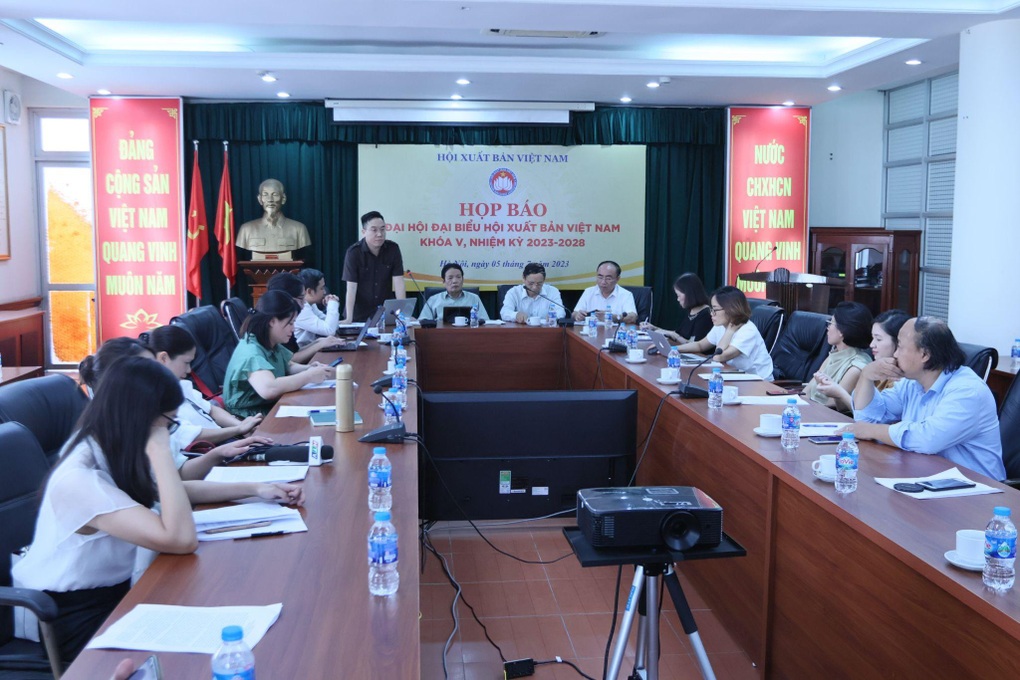 Hội Xuất bản Việt Nam sẽ tăng cường việc bảo vệ quyền tác giả - 2 Hội Xuất bản Việt Nam sẽ tăng cường việc bảo vệ quyền tác giả - 2