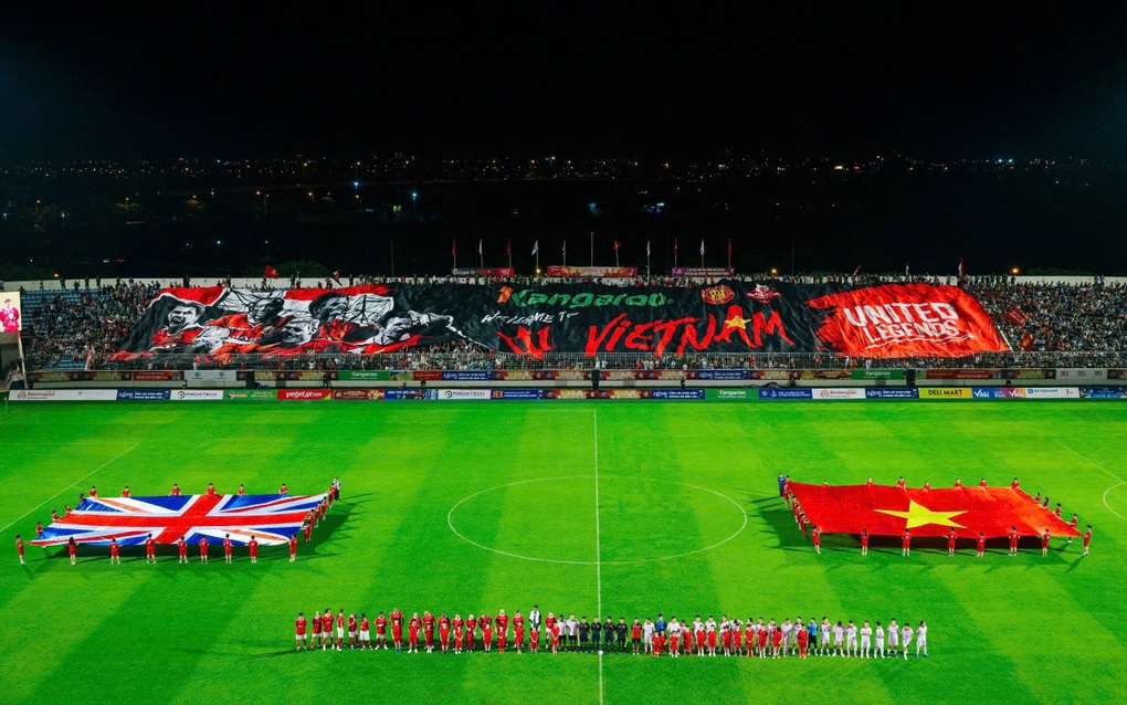 Màn chào đón Man United được xác lập kỷ lục Việt Nam - 1 Màn chào đón Man United được xác lập kỷ lục Việt Nam - 1