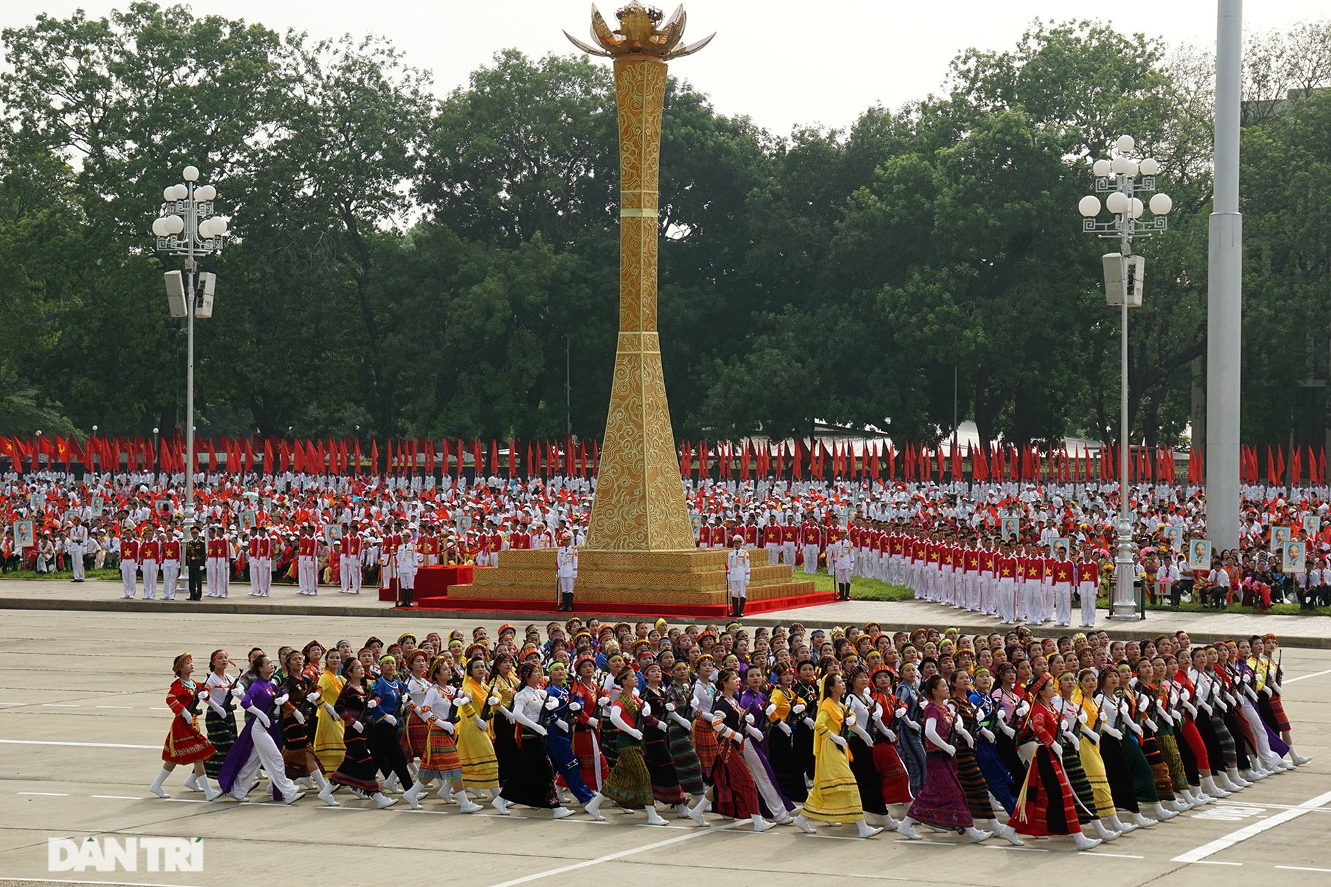 Ngắm Lễ diễu binh hùng tráng, rộn ràng đường phố Thủ đô dịp Quốc khánh 2015 - 20