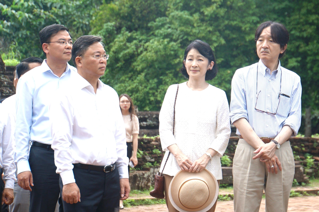 Hoàng Thái tử Nhật Bản và Công nương tham quan khu đền tháp Mỹ Sơn - 1 Hoàng Thái tử Nhật Bản và Công nương tham quan khu đền tháp Mỹ Sơn - 1