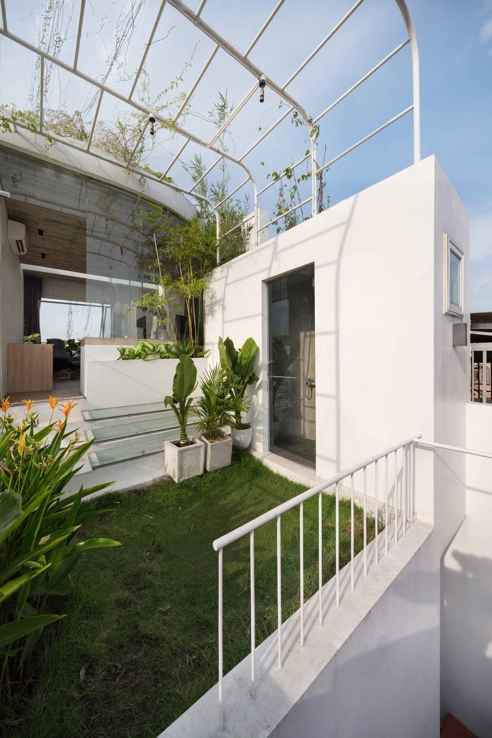 Nhà có mặt tiền đặc rỗng lạ lùng khiến ai đi qua cũng tò mò ở Bình Dương - 14