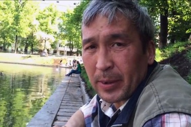 Nga: Người đàn ông vô gia cư trở thành blogger nổi tiếng