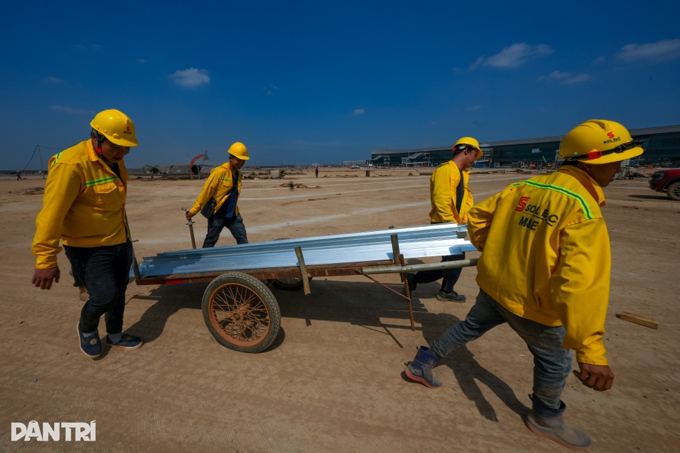 15.000 nhân lực tăng tốc kịp đón chuyến bay đầu tiên ở sân bay Long Thành - 2 15.000 nhân lực tăng tốc kịp đón chuyến bay đầu tiên ở sân bay Long Thành - 2