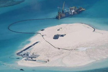 Mỹ "tố" Trung Quốc cải tạo phi pháp hơn 810 héc-ta trên Biển Đông