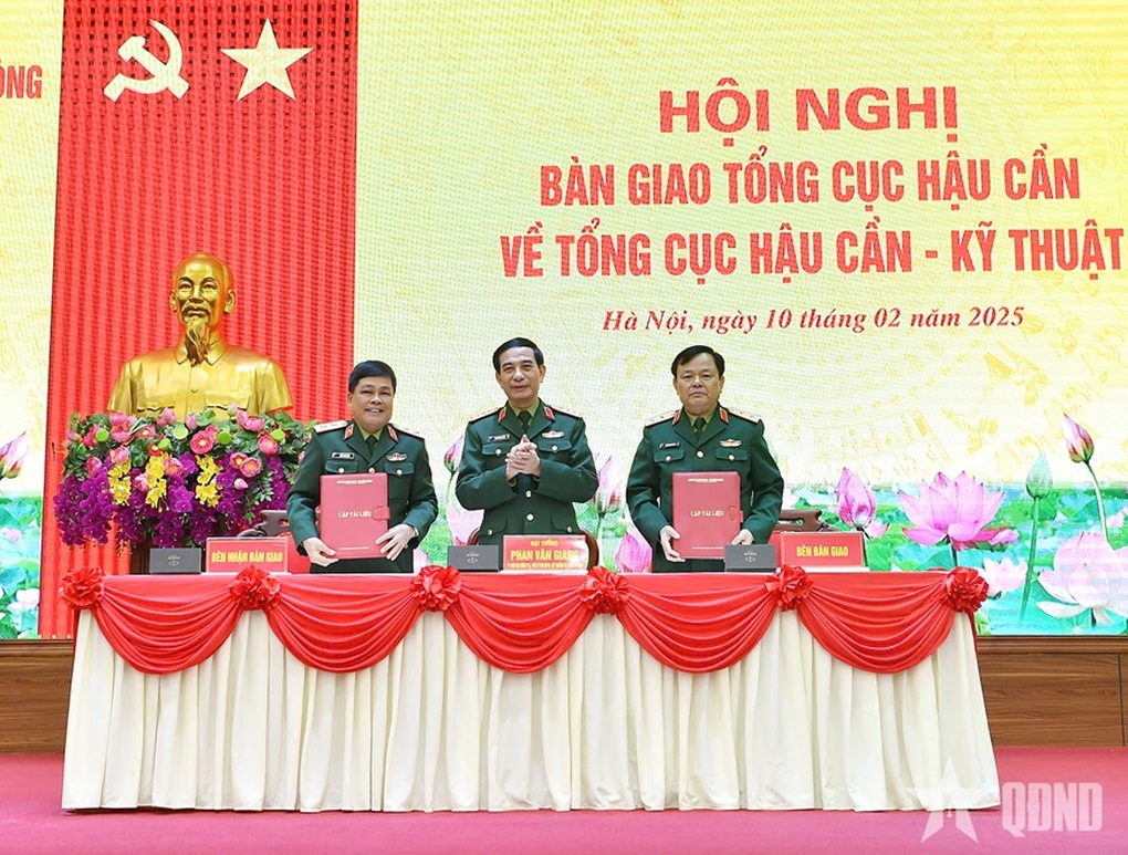 Bộ Quốc phòng bàn giao Tổng cục Hậu cần về Tổng cục Hậu cần - Kỹ thuật - 1 Bộ Quốc phòng bàn giao Tổng cục Hậu cần về Tổng cục Hậu cần - Kỹ thuật - 1