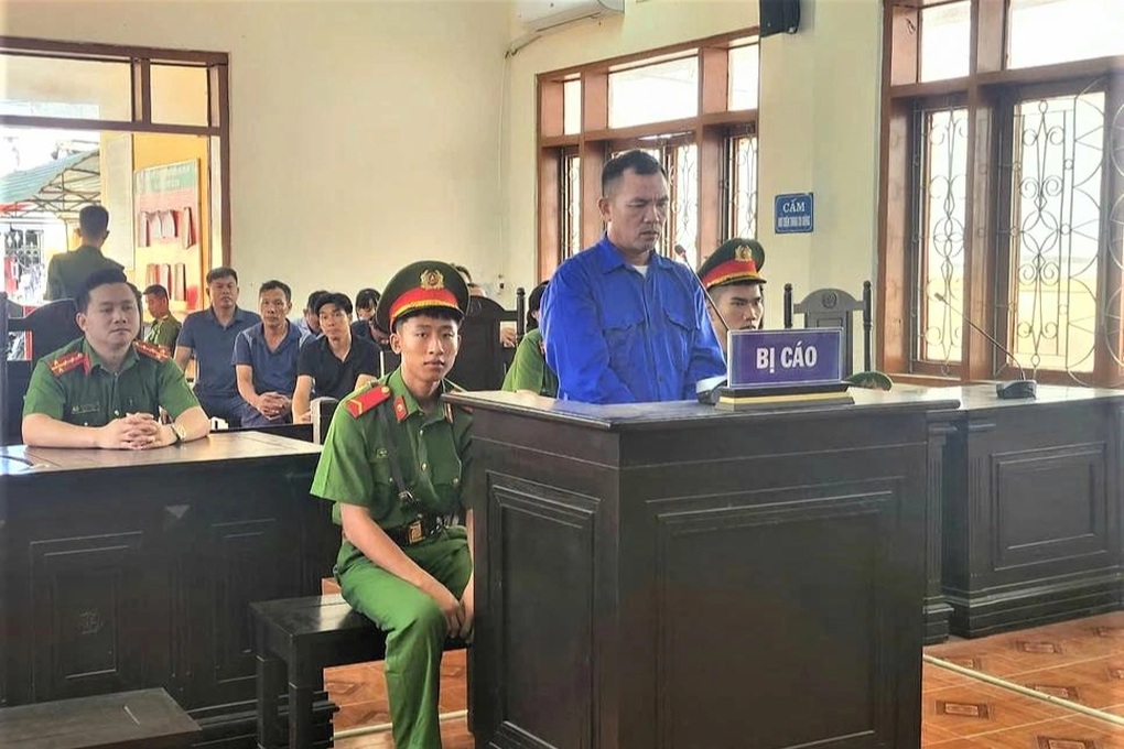 Tài xế ô tô đi lấn làn tông 2 bà cháu tử vong lĩnh án - 1 Tài xế ô tô đi lấn làn tông 2 bà cháu tử vong lĩnh án - 1