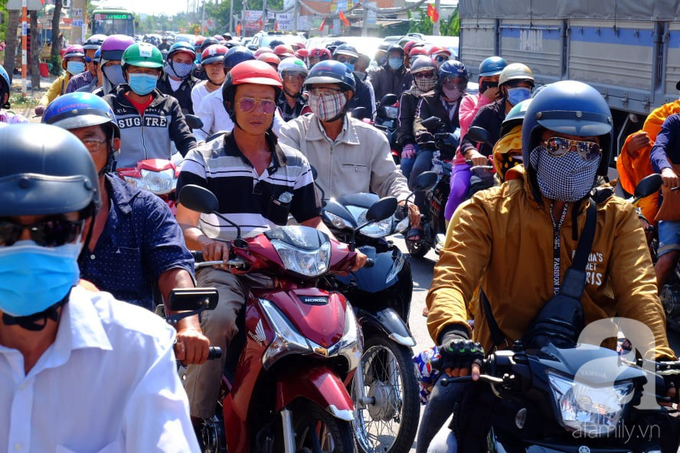 TP.HCM: 49 người chết, nhưng chỉ 1 trường hợp tử vong vì tai nạn giao thông trong 5 ngày nghỉ lễ 30/4 - 1/5 - Ảnh 1. TP.HCM: 49 người chết, nhưng chỉ 1 trường hợp tử vong vì tai nạn giao thông trong 5 ngày nghỉ lễ 30/4 - 1/5 - Ảnh 1.