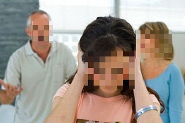 Bố chồng ghê gớm khiến con dâu khiếp đảm