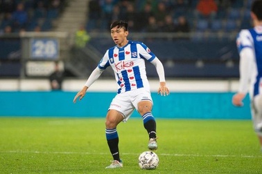 Báo Hà Lan: “Heerenveen không có tiền trả lương cho Văn Hậu”