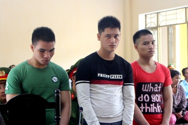 52 năm tù cho ba đối tượng đâm chết bảo vệ trường học