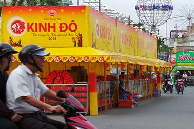 Bánh trung thu “đổ bộ” xuống phố