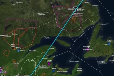 Nữ phi công gốc Việt đầu tiên chinh phục mục tiêu một mình bay vòng quanh thế giới