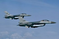 F-16 xuất hiện ở Ukraine, Nga cảnh báo bắn hạ