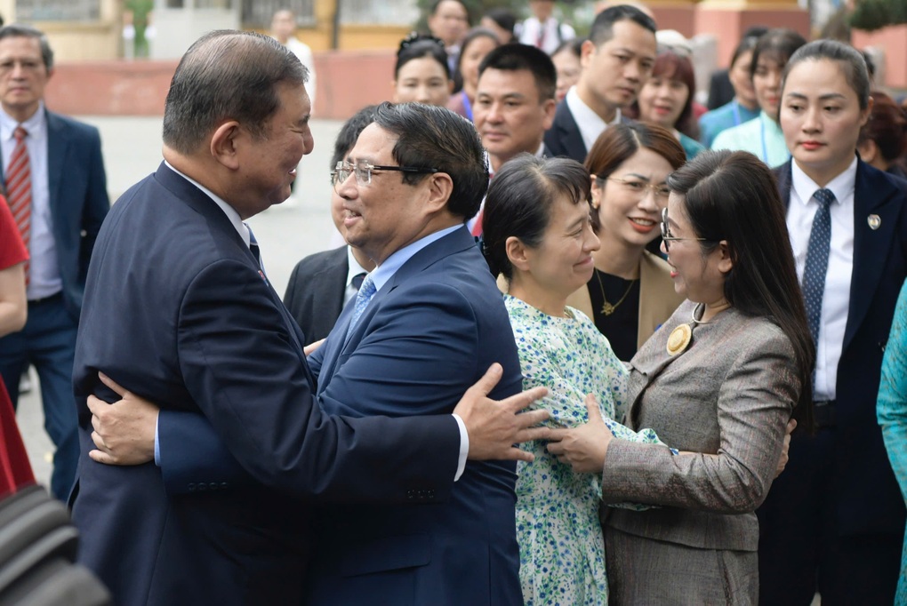 Hai Thủ tướng Việt Nam - Nhật Bản thưởng thức cà phê, thăm bảo tàng lịch sử - 3 Hai Thủ tướng Việt Nam - Nhật Bản thưởng thức cà phê, thăm bảo tàng lịch sử - 3