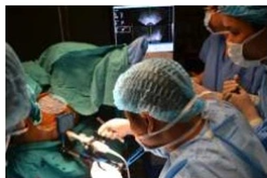 Cấy hạt phóng xạ điều trị ung thư tiền liệt tuyến như thế nào?