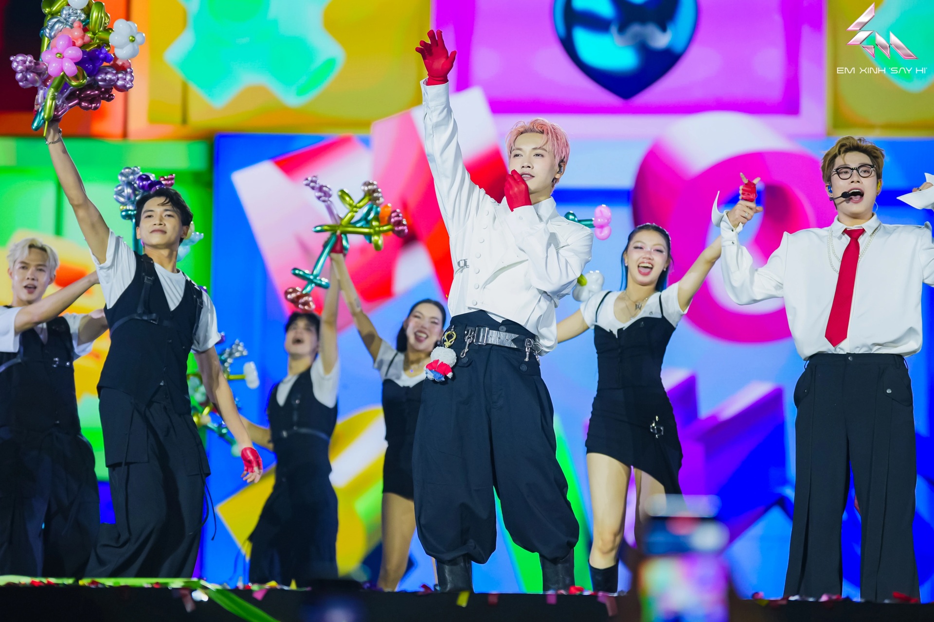 Đêm nhạc Em xinh: Bích Phương xấu hổ đỏ mặt, Negav không xuất hiện - 9