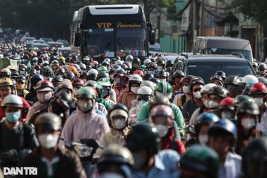 Thủ tướng yêu cầu khẩn trương khắc phục ùn tắc giao thông ở Hà Nội và TPHCM