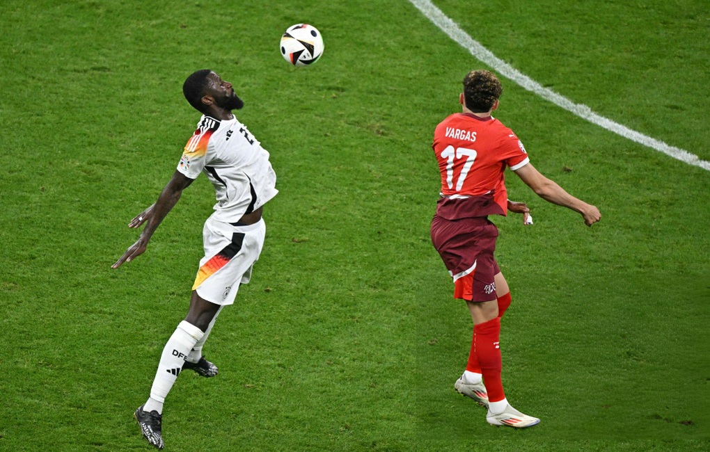 Đức thoát thua Thụy Sĩ nhờ bàn thắng ở phút bù giờ - 1