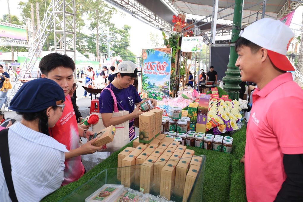 Nhiều trải nghiệm thú vị tại VPBank Đất Sen Hồng Music Marathon 2026 - 8 Nhiều trải nghiệm thú vị tại VPBank Đất Sen Hồng Music Marathon 2026 - 8