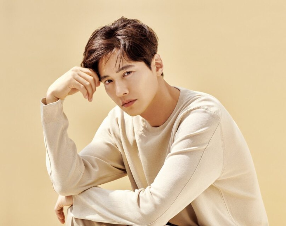 Tài tử Trái tim mùa thu Won Bin: Ông chú có trái tim ấm áp, sống bí ẩn - 9