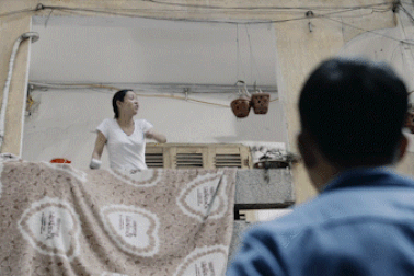 Thích thú với màn đổi nhà cho “cô vợ đáo để” Diễm Hương