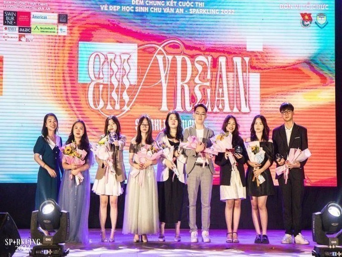 Đêm chung kết cuộc thi vẻ đẹp học sinh Chu Văn An - Sparkling 2022.