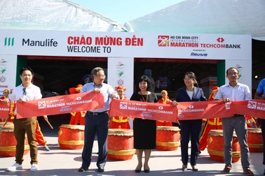 Hơn 8.200 vận động viên chinh phục đường đua marathon 2018
