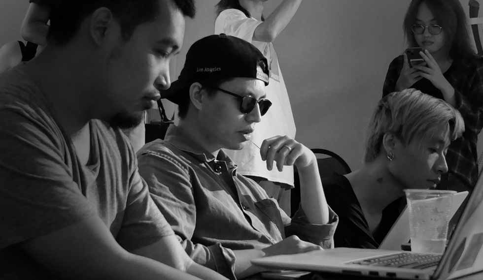 Nhà thiết kế đứng sau đề cử Grammy đầu tiên của Việt Nam là ai? - 5