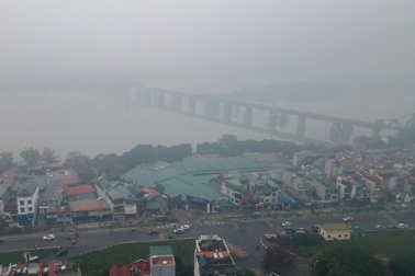 Trời Hà Nội mờ mịt trong ngày cuối năm, chất lượng không khí thấp báo động