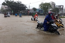 Đà Nẵng "thất thủ", ngập nặng chưa từng thấy