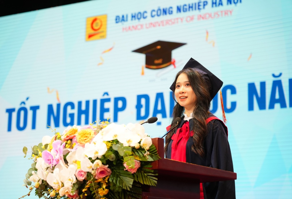 Lễ tốt nghiệp đáng nhớ của 5.500 tân cử nhân Trường ĐH Công nghiệp Hà Nội - 4 Lễ tốt nghiệp đáng nhớ của 5.500 tân cử nhân Trường ĐH Công nghiệp Hà Nội - 4