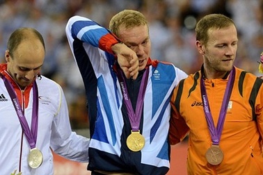 "Vua đua xe đạp" Anh lập kì tích với 6 HCV Olympic