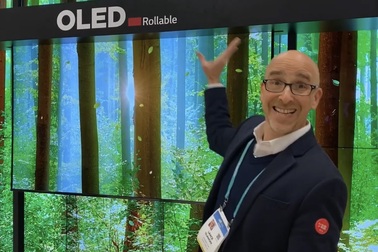 CES 2020: LG giới thiệu TV cuộn xuống từ trần nhà