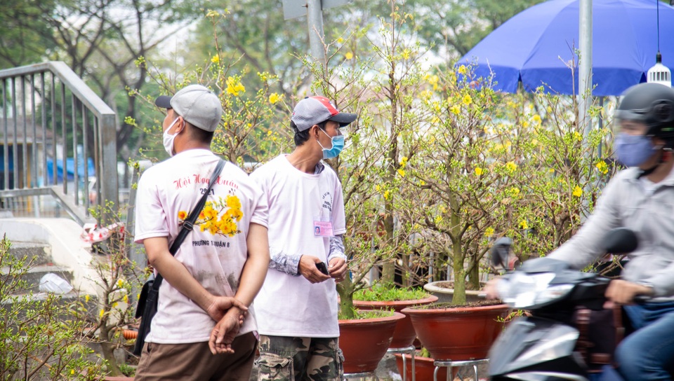 TPHCM: Thợ chở mai thuê thất thu vì dịch Covid-19 - 2 TPHCM: Thợ chở mai thuê thất thu vì dịch Covid-19 - 2