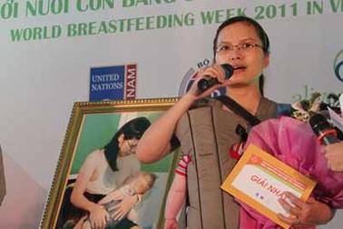 Hãnh diện được nuôi con bằng sữa mẹ