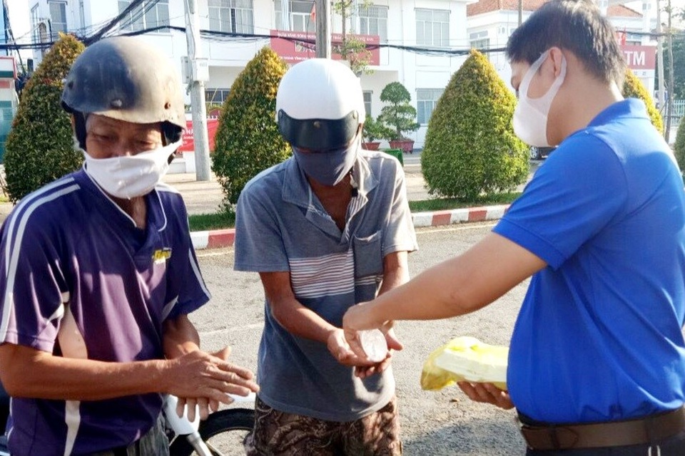 Bạc Liêu trắng đêm kiểm soát người ra vào tỉnh - 5 Bạc Liêu trắng đêm kiểm soát người ra vào tỉnh - 5