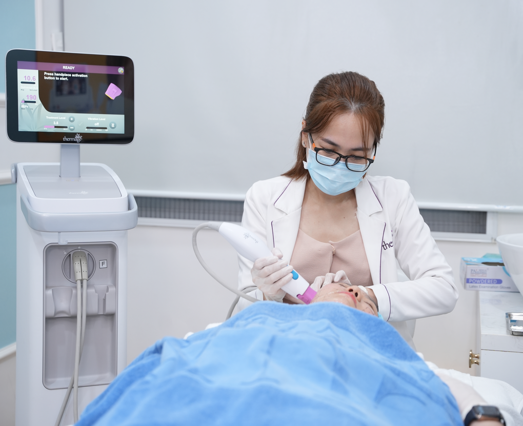 Bác sĩ Tô Lan Phương chia sẻ phác đồ làm đẹp cho từng khách hàng - 4 Bác sĩ Tô Lan Phương chia sẻ phác đồ làm đẹp cho từng khách hàng - 4