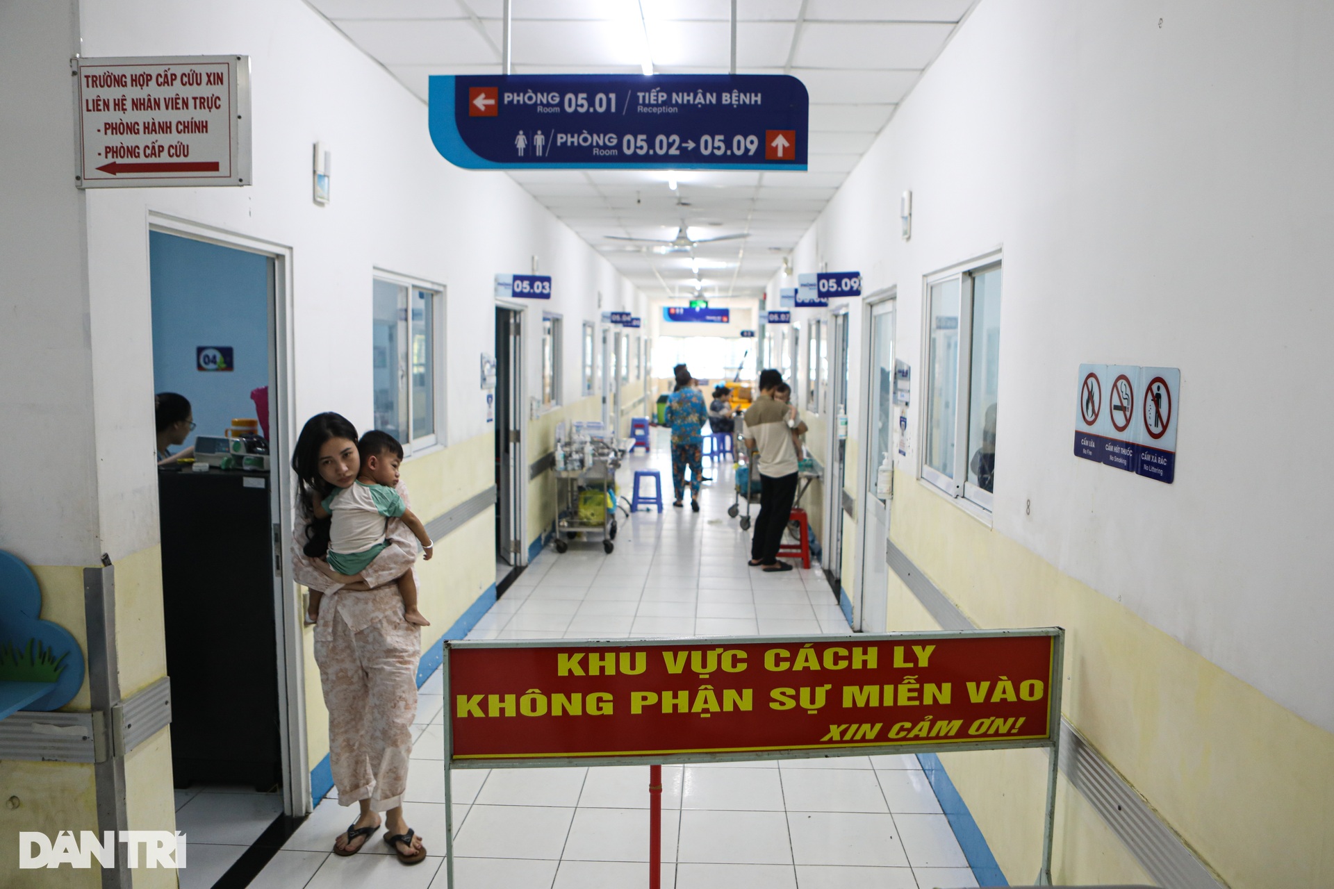 Những em bé đeo ống thở, mệt nhoài trong viện vì không tiêm vaccine sởi - 1 Những em bé đeo ống thở, mệt nhoài trong viện vì không tiêm vaccine sởi - 1