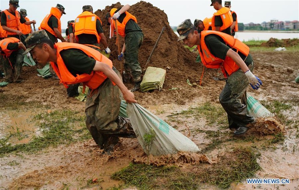Sông dài nhất Trung Quốc “oằn mình” vì lũ lụt nghiêm trọng - 6 Sông dài nhất Trung Quốc “oằn mình” vì lũ lụt nghiêm trọng - 6