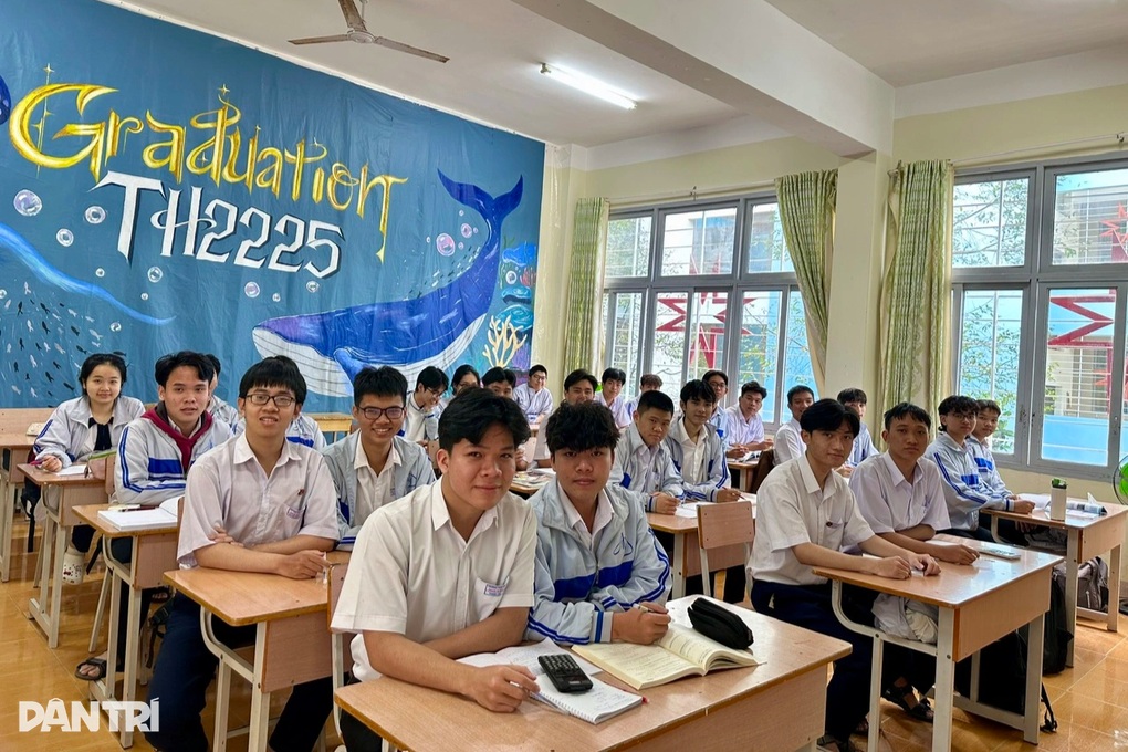 Thầy giáo mát tay giúp 47 học trò đạt giải quốc gia - 1 Thầy giáo mát tay giúp 47 học trò đạt giải quốc gia - 1