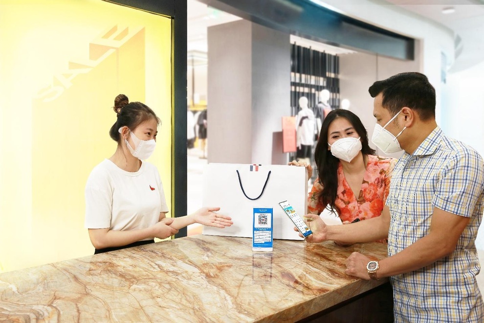 Mua gì cũng quét QR, người tiêu dùng đã sẵn sàng tạo lập thói quen mới - 1 Mua gì cũng quét QR, người tiêu dùng đã sẵn sàng tạo lập thói quen mới - 1