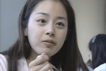 Hình ảnh nữ thần giảng đường của "chị đẹp" Kim Tae Hee gây thương nhớ