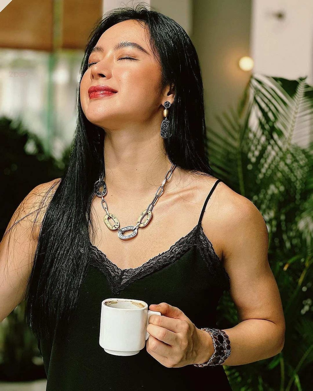 Angela Phương Trinh nhiều năm nâng tạ: Vòng 3 trái đào, cơ bắp cuồn cuộn - 14 Angela Phương Trinh nhiều năm nâng tạ: Vòng 3 trái đào, cơ bắp cuồn cuộn - 14